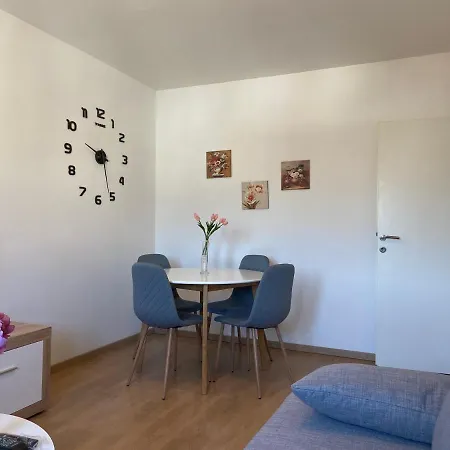 Apartament Sucidar *