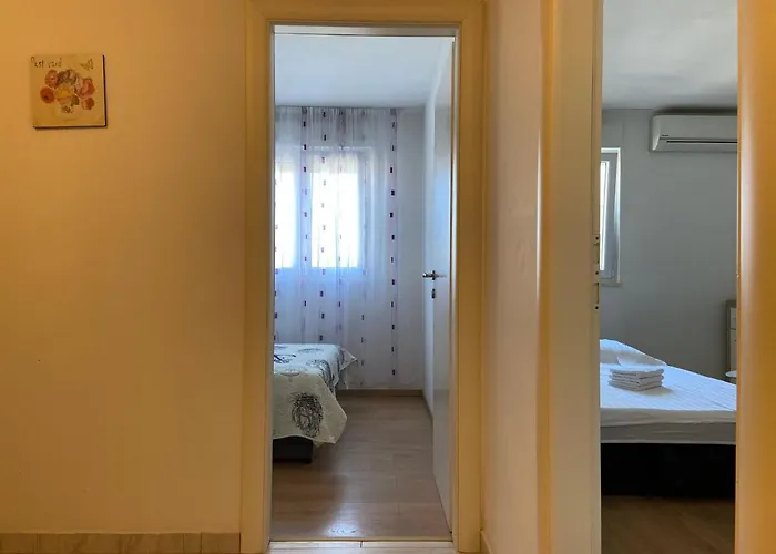 Apartament Sucidar *